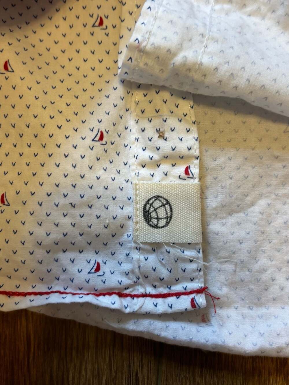 Free Planet Button Down Shirt Size Large (6) White Sailboat Print - Picture 4 of 8